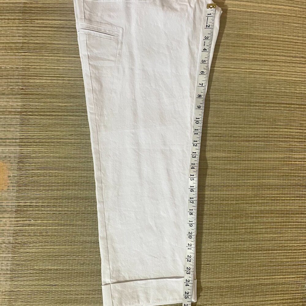 VINCE Capri Pants With Belt - Picture 11 of 11